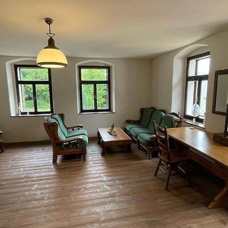 Buskovsky Mlyn 1580 Hotel Dolni Bousov Room photo